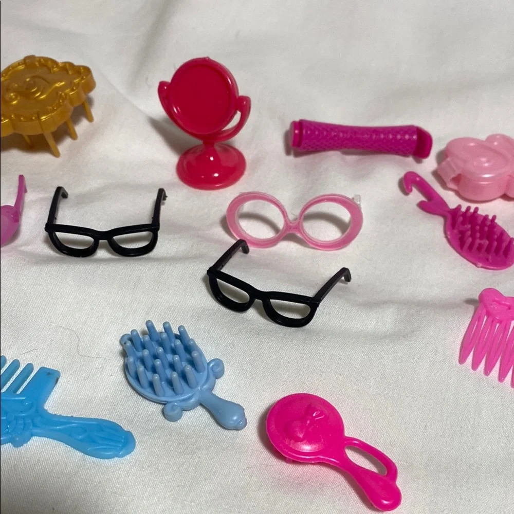 15 Piece Barbie/Doll hair and glasses Set - Picture 3 of 4